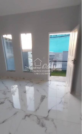 Sobrado com 2 Quartos à Venda,  em Taubaté
