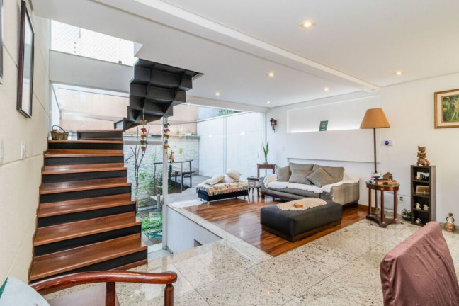 Imagem Casa com 4 Quartos à Venda, em Mooca - São Paulo Imagem Casa com 4 Quartos à Venda, em Mooca - São Paulo