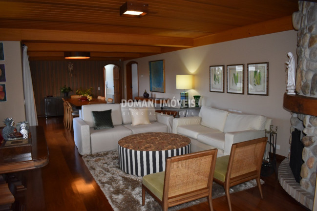 Imagem Casa com 6 Quartos à Venda, 1.106 m² em Região De Capivari - Campos Do Jordão