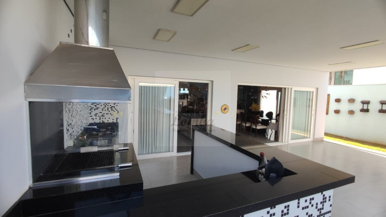Imagem Casa com 4 Quartos à Venda, 406 m² em Jardim Itália - Cuiabá