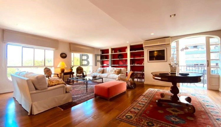 Apartamento com 3 Quartos à Venda, 247 m² em Real Parque - São Paulo