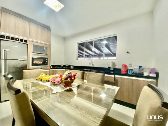 Imagem Casa com 7 Quartos à Venda, 360 m² em Ipiranga - São José