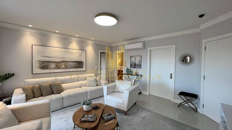 Imagem Apartamento com 3 Quartos à Venda, 140 m² em Centro - Balneário Camboriú