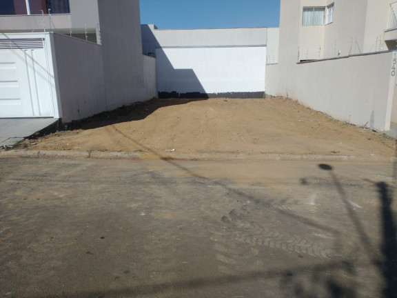 Terreno à Venda, 200 m² em Jardim João Liporoni - Franca
