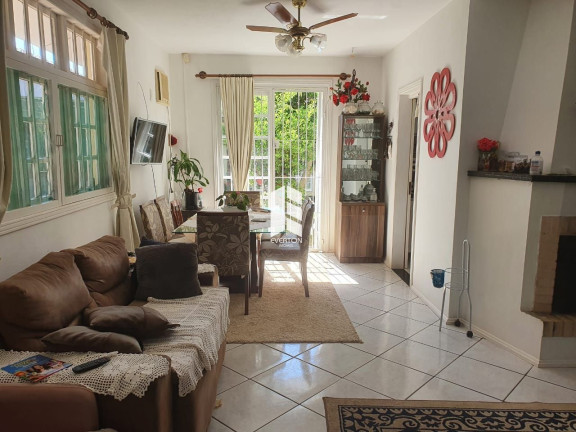 Imagem Casa com 3 Quartos à Venda,  em Camobi - Santa Maria