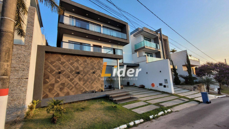 Imagem Casa com 4 Quartos à Venda, 300 m² em Nova Gramado - Juiz De Fora Imagem Casa com 4 Quartos à Venda, 300 m² em Nova Gramado - Juiz De Fora