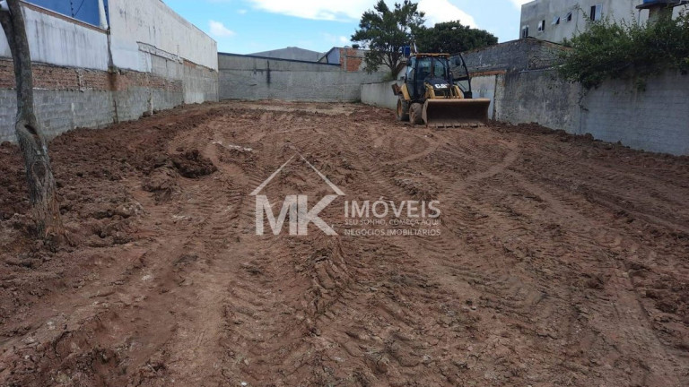 Imagem Terreno à Venda, 720 m² em Hauer - Curitiba Imagem Terreno à Venda, 720 m² em Hauer - Curitiba