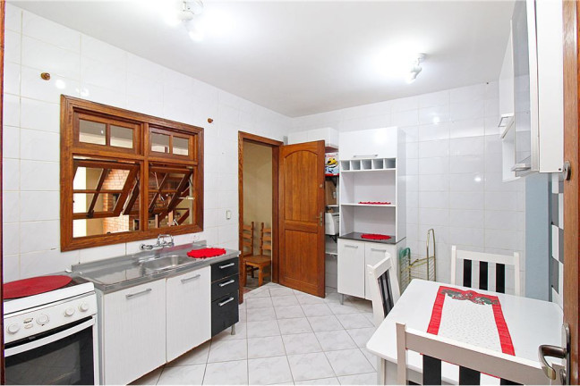 Imagem Casa com 3 Quartos à Venda, 198 m² em Medianeira - Porto Alegre Imagem Casa com 3 Quartos à Venda, 198 m² em Medianeira - Porto Alegre
