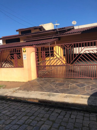 Imagem Casa com 3 Quartos à Venda, 336 m² em Nova Esperança - Balneário Camboriú