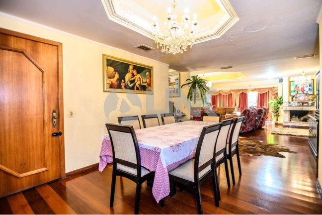 Imagem Apartamento com 3 Quartos à Venda, 261 m² em Auxiliadora - Porto Alegre Imagem Apartamento com 3 Quartos à Venda, 261 m² em Auxiliadora - Porto Alegre