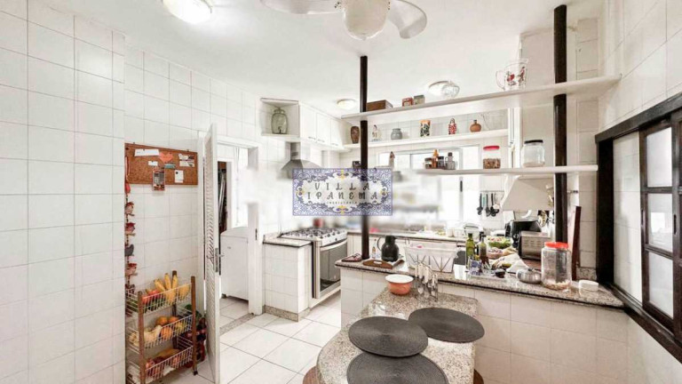 Imagem Apartamento com 4 Quartos à Venda, 161 m² em Lagoa - Rio De Janeiro Imagem Apartamento com 4 Quartos à Venda, 161 m² em Lagoa - Rio De Janeiro