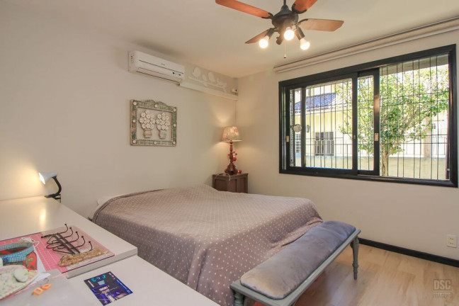 Imagem Casa com 3 Quartos à Venda, 246 m² em Ipanema - Porto Alegre