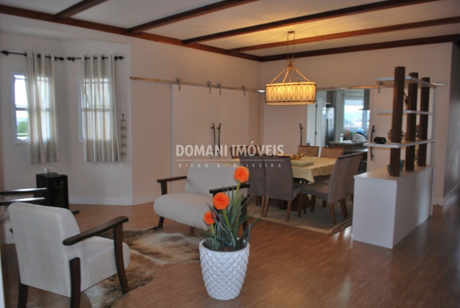 Imagem Casa com 6 Quartos à Venda, 263 m² em Região Do Atalaia - Campos Do Jordão