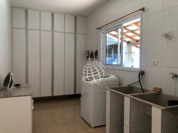 Imagem Casa com 3 Quartos à Venda, 210 m² em Usina - Atibaia