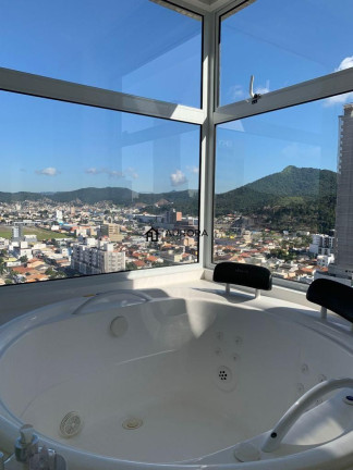 Imagem Apartamento com 3 Quartos à Venda, 147 m² em Centro - Balneário Camboriú