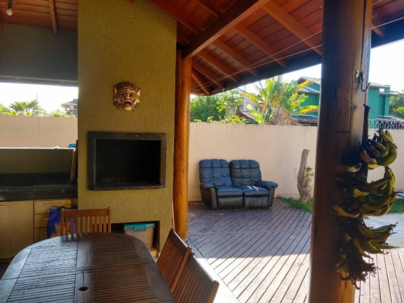Imagem Casa com 3 Quartos à Venda, 260 m² em Rio Tavares - Florianópolis