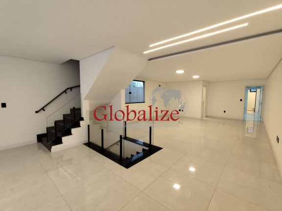 Imagem Casa com 3 Quartos à Venda, 280 m² em Embaré - Santos Imagem Casa com 3 Quartos à Venda, 280 m² em Embaré - Santos