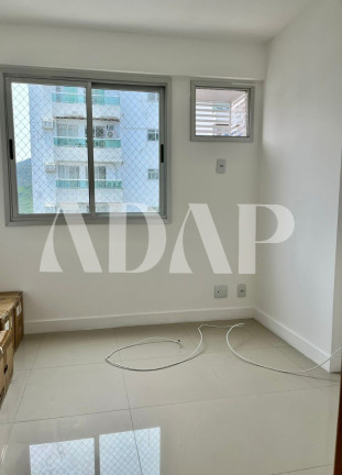 Imagem Imóvel com 2 Quartos à Venda, 66 m² em Barra Da Tijuca - Rio De Janeiro Imagem Imóvel com 2 Quartos à Venda, 66 m² em Barra Da Tijuca - Rio De Janeiro