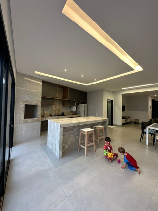 Imagem Casa de Condomínio com 3 Quartos à Venda, 214 m² em Grand Ville - Uberlândia Imagem Casa de Condomínio com 3 Quartos à Venda, 214 m² em Grand Ville - Uberlândia