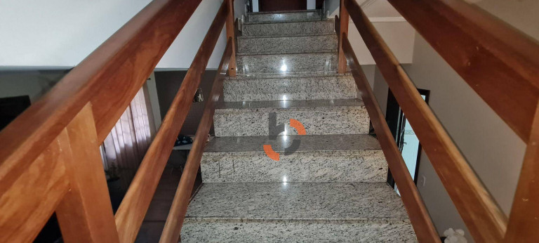 Imagem Casa com 4 Quartos à Venda, 212 m² em Caonze - Nova Iguaçu