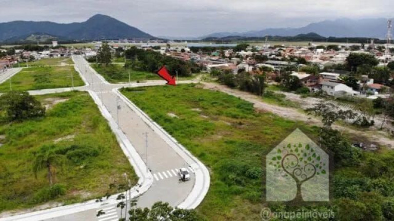 Imagem Terreno à Venda, 468 m² em Carianos - Florianópolis Imagem Terreno à Venda, 468 m² em Carianos - Florianópolis