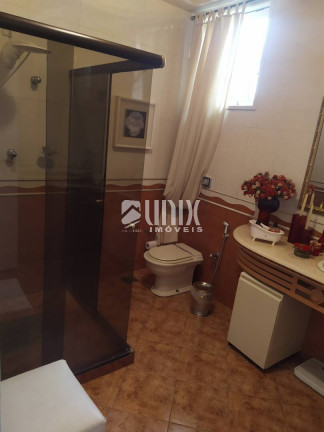 Imagem Casa com 3 Quartos à Venda, 588 m² em Centro - Campos Dos Goytacazes