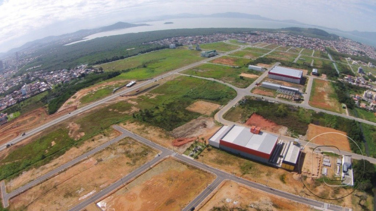 Imagem Terreno à Venda, 600 m² em Barra Do Aririú - Palhoça Imagem Terreno à Venda, 600 m² em Barra Do Aririú - Palhoça