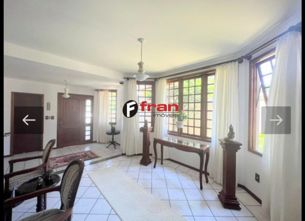 Imagem Casa com 4 Quartos à Venda, 297 m² em Córrego Grande - Florianópolis Imagem Casa com 4 Quartos à Venda, 297 m² em Córrego Grande - Florianópolis