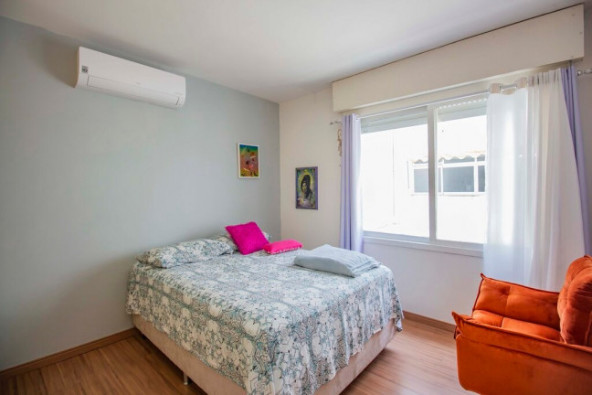 Imagem Apartamento com 2 Quartos à Venda, em Menino Deus - Porto Alegre Imagem Apartamento com 2 Quartos à Venda, em Menino Deus - Porto Alegre