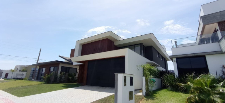 Imóvel à Venda, 404 m² em Areias De Palhocinha - Garopaba