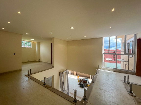 Imagem Sobrado com 4 Quartos à Venda, 315 m² em Jardins Bolonha - Senador Canedo