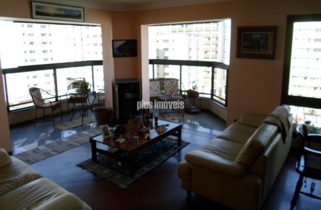 Apartamento com 4 Quartos à Venda, 200 m² em Moema - São Paulo