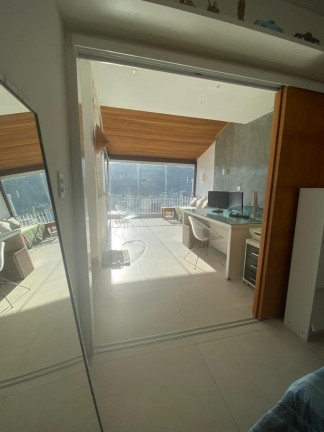 Imagem Cobertura com 3 Quartos à Venda, 220 m² em Lagoa - Rio De Janeiro Imagem Cobertura com 3 Quartos à Venda, 220 m² em Lagoa - Rio De Janeiro