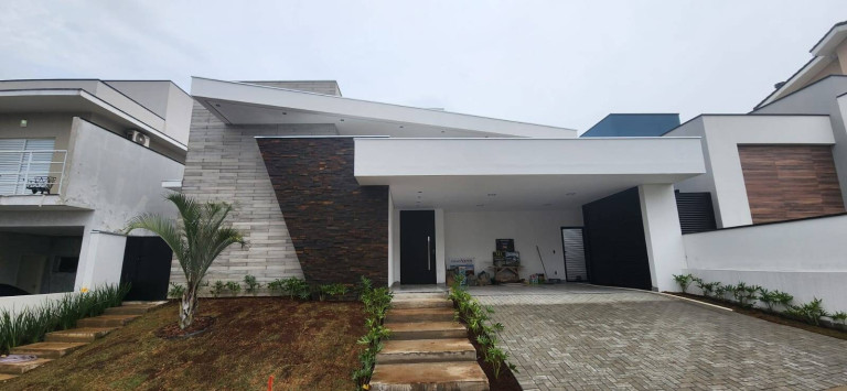 Casa com 3 Quartos à Venda, 300 m² em Jardim Karolyne - Votorantim