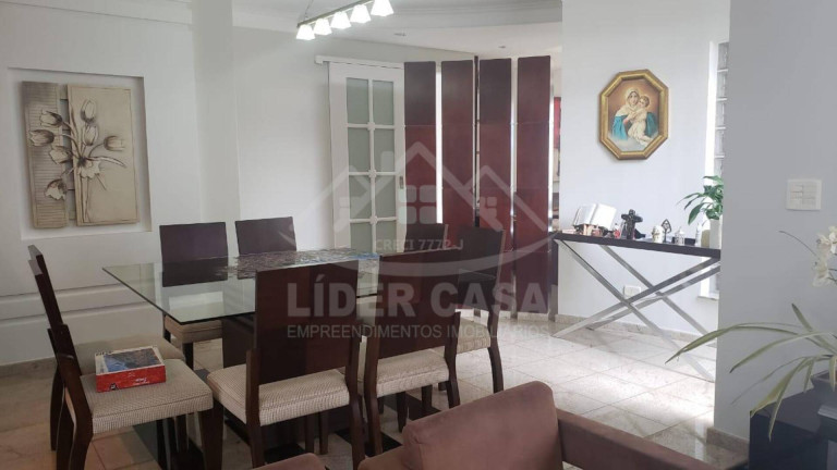 Imagem Casa com 3 Quartos à Venda, 305 m² em Centro - Arapongas Imagem Casa com 3 Quartos à Venda, 305 m² em Centro - Arapongas