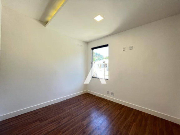 Imagem Casa com 3 Quartos à Venda, 179 m² em Albuquerque - Teresópolis