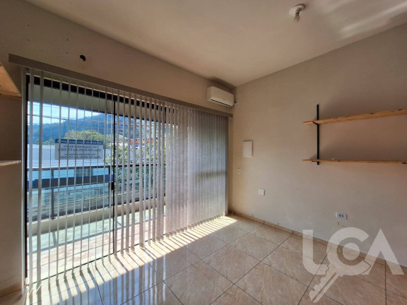 Sala Comercial para Alugar, 30 m² em Centro - Caraguatatuba