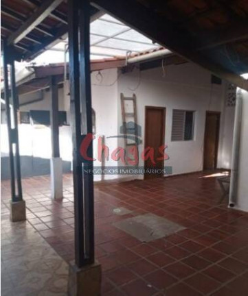 Imagem Casa com 8 Quartos à Venda, 131 m² em Centro - Caraguatatuba Imagem Casa com 8 Quartos à Venda, 131 m² em Centro - Caraguatatuba