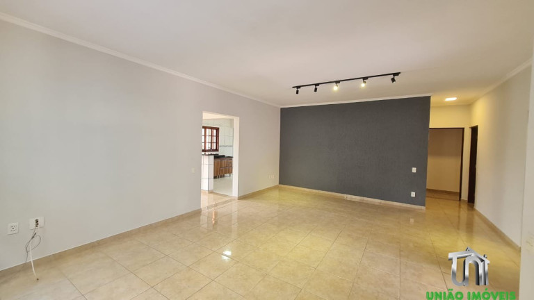 Casa com 3 Quartos à Venda, 181 m² em Residencial Das Ilhas - Braganca Paulista