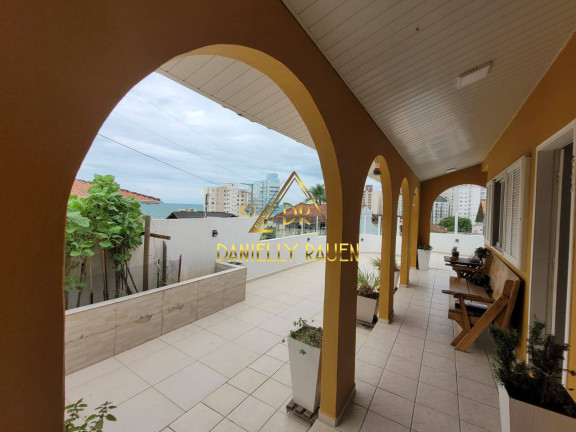 Imagem Casa com 3 Quartos à Venda, 260 m² em Centro - Barra Velha Imagem Casa com 3 Quartos à Venda, 260 m² em Centro - Barra Velha