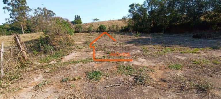 Imagem Imóvel com 3 Quartos à Venda, 300 m² em Alfenas - Alfenas Imagem Imóvel com 3 Quartos à Venda, 300 m² em Alfenas - Alfenas
