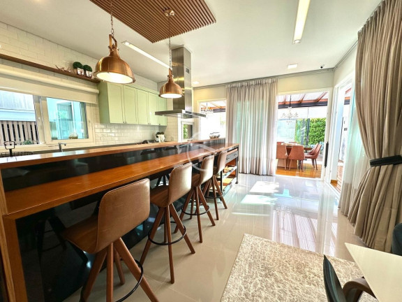 Imagem Casa com 3 Quartos à Venda, em América - Joinville Imagem Casa com 3 Quartos à Venda, em América - Joinville