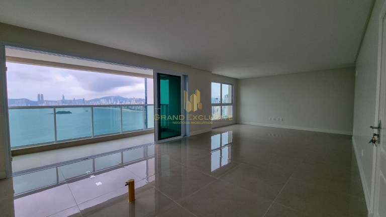 Imagem Apartamento com 4 Quartos à Venda, 160 m² em Pioneiros - Balneário Camboriú