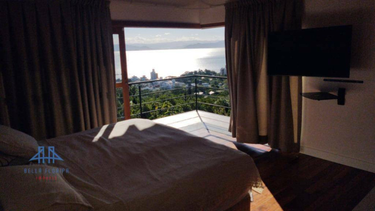 Imagem Casa com 4 Quartos à Venda, 450 m² em João Paulo - Florianópolis Imagem Casa com 4 Quartos à Venda, 450 m² em João Paulo - Florianópolis
