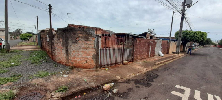 Terreno à Venda, 250 m² em Arapongas