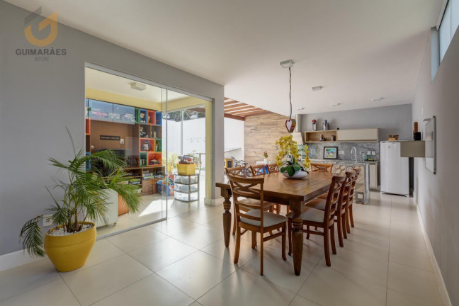 Imagem Casa com 5 Quartos à Venda, 300 m² em Miragem - Lauro De Freitas Imagem Casa com 5 Quartos à Venda, 300 m² em Miragem - Lauro De Freitas