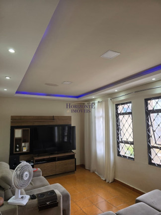Imagem Casa com 4 Quartos à Venda, 225 m² em Amambaí - Campo Grande