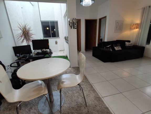 Imagem Casa com 2 Quartos à Venda, 57 m² em Jardim Do Lago I - Taubaté Imagem Casa com 2 Quartos à Venda, 57 m² em Jardim Do Lago I - Taubaté