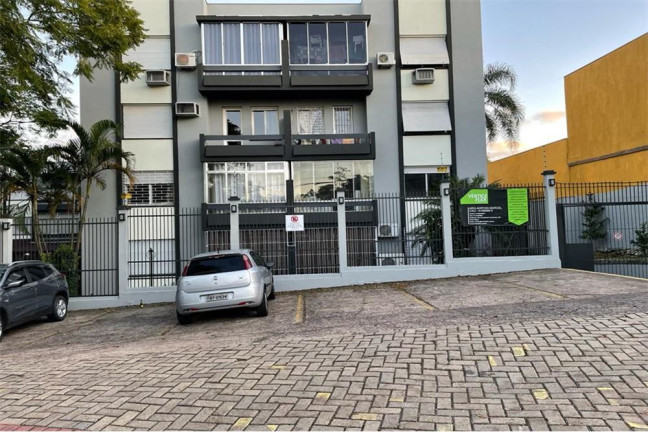 Imagem Imóvel com 1 Quarto à Venda,  em Petrópolis - Porto Alegre