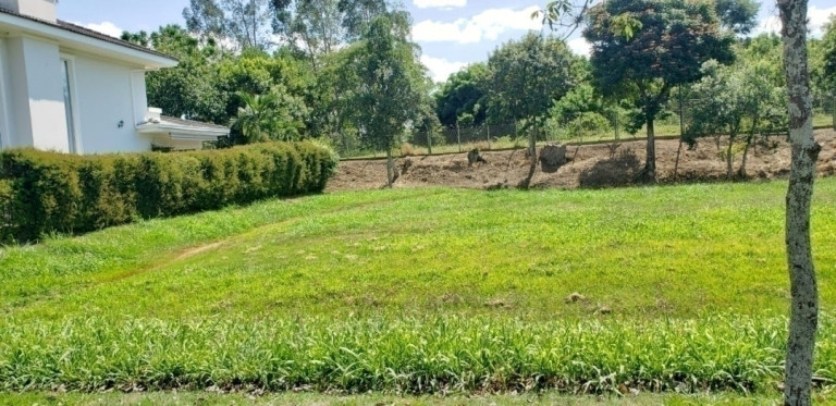 Terreno em Condomínio à Venda, 692 m² em Jardim Mesquita - Jacareí